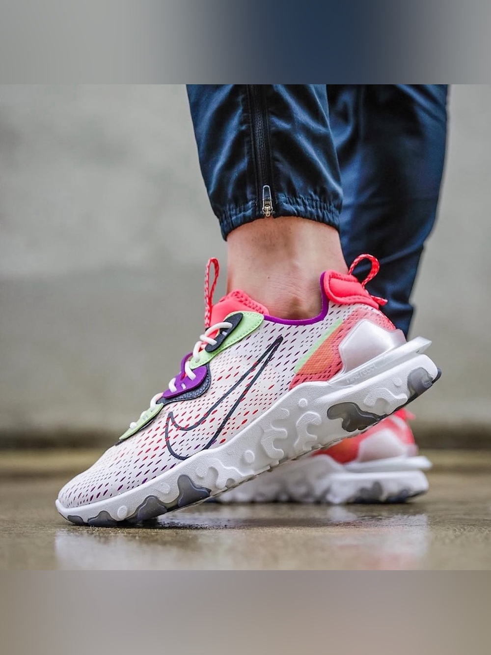 Nike React Vision Mens 8 Women’s 10 Sneakers